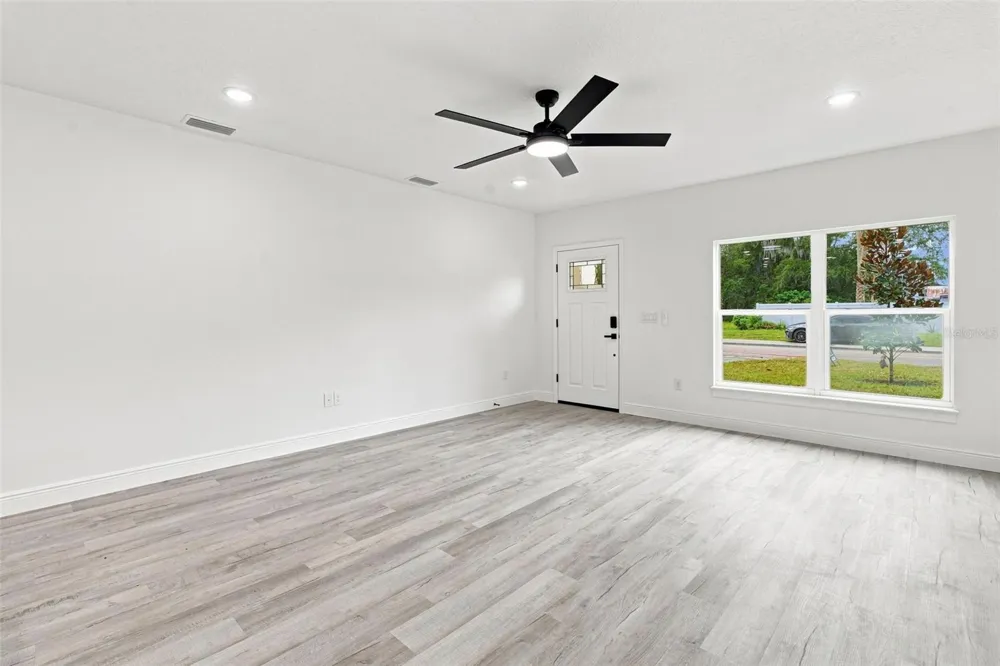 1111 S ADELLE AVENUE Deland, FL 32720