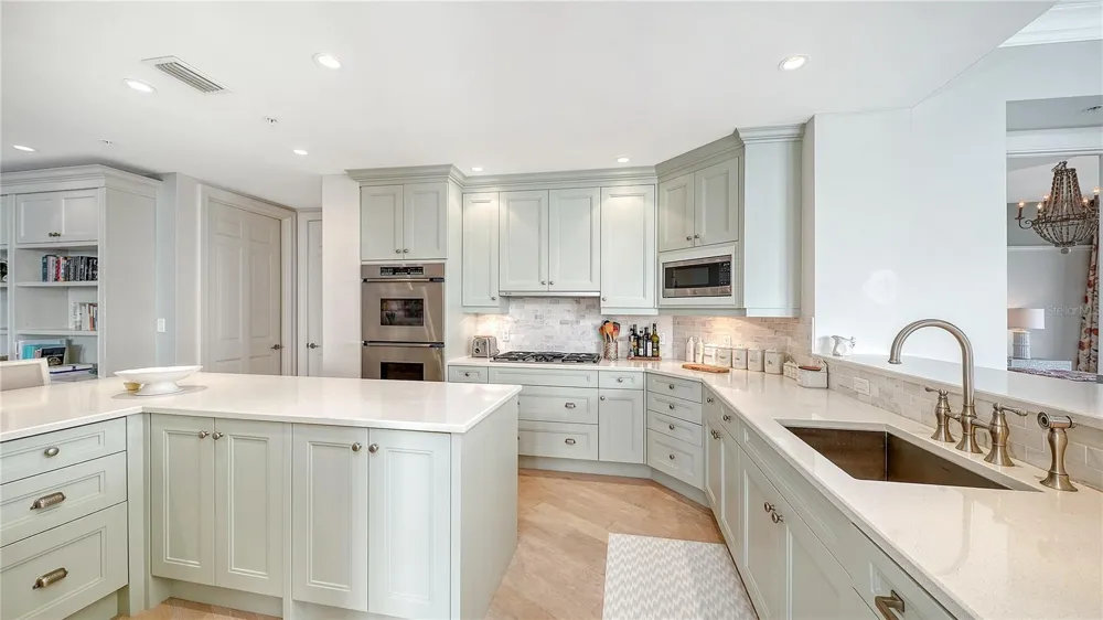 1300 BENJAMIN FRANKLIN DRIVE #908 Sarasota, FL 34236