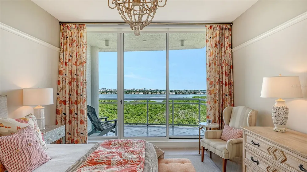 1300 BENJAMIN FRANKLIN DRIVE #908 Sarasota, FL 34236