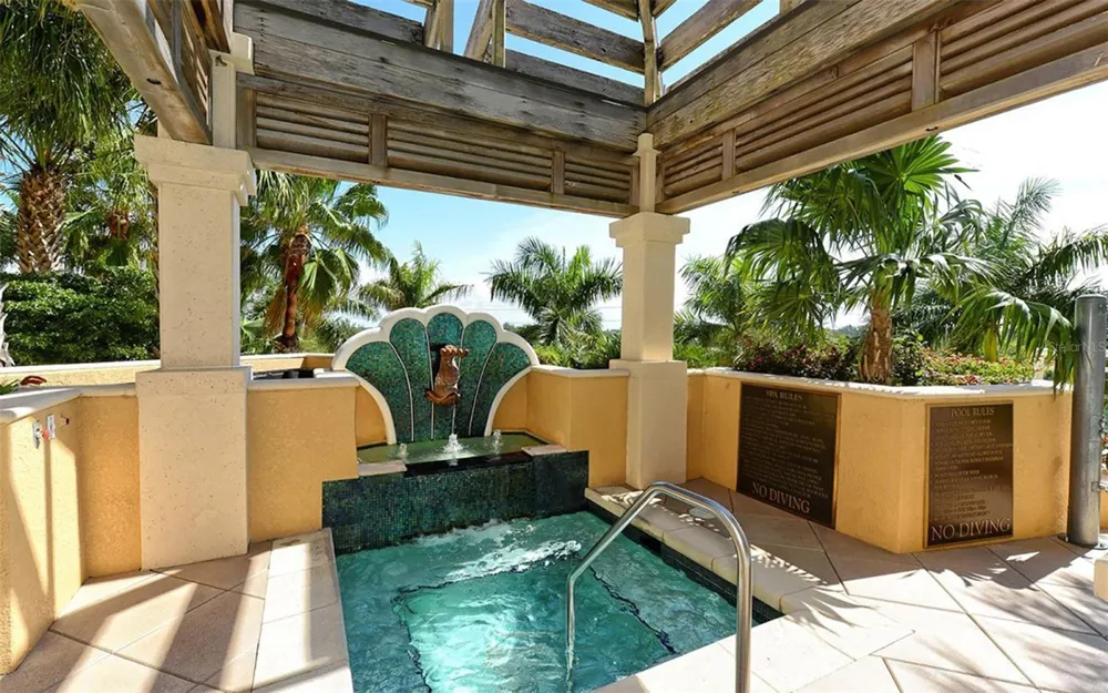 1300 BENJAMIN FRANKLIN DRIVE #908 Sarasota, FL 34236
