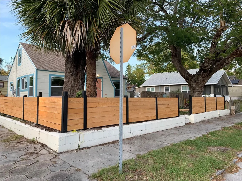 1147 JAMES AVENUE S St Petersburg, FL 33705