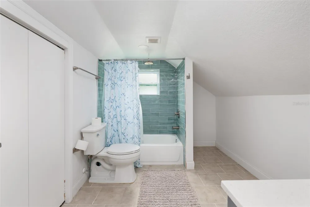 1147 JAMES AVENUE S St Petersburg, FL 33705