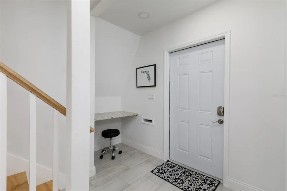 1147 JAMES AVENUE S St Petersburg, FL 33705