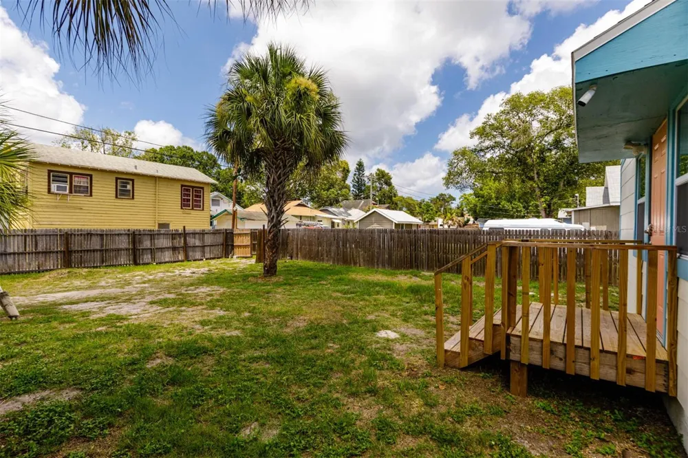 1147 JAMES AVENUE S St Petersburg, FL 33705