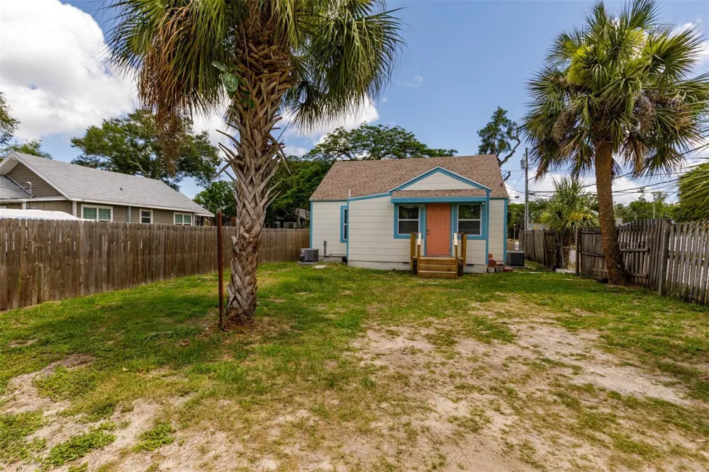 1147 JAMES AVENUE S St Petersburg, FL 33705