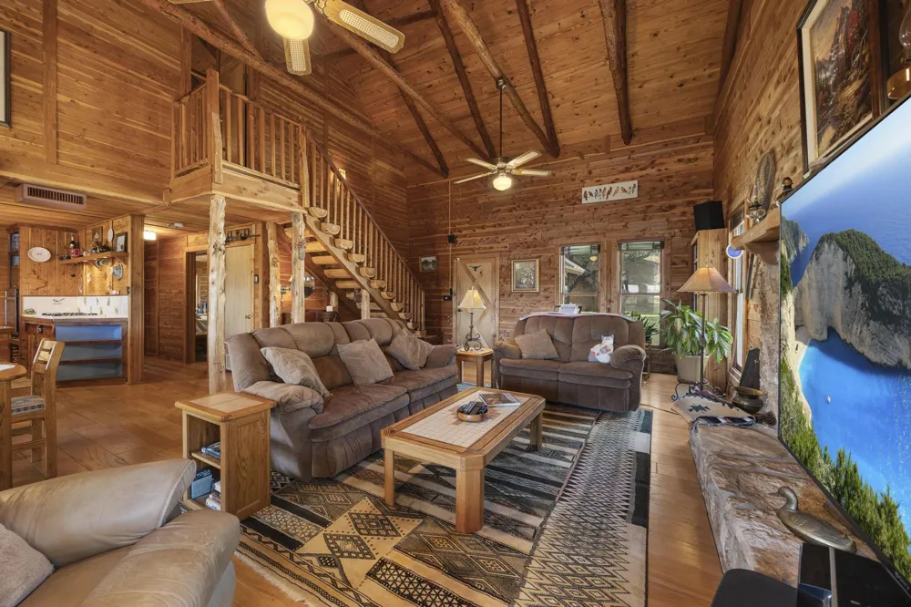 707 Cat Hollow Club Drive Spicewood, TX 78669