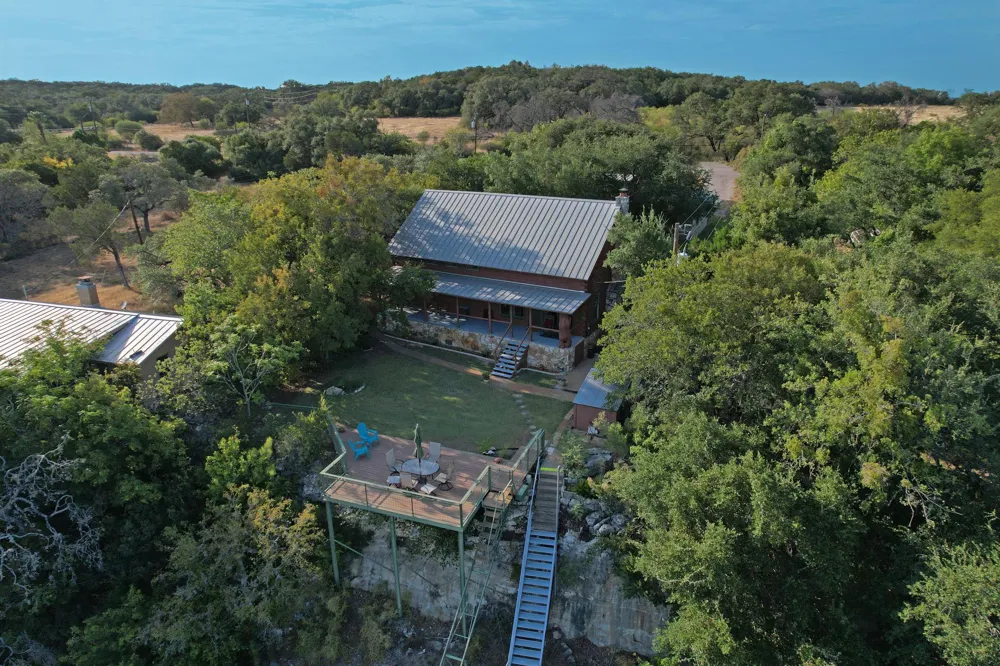 707 Cat Hollow Club Drive Spicewood, TX 78669