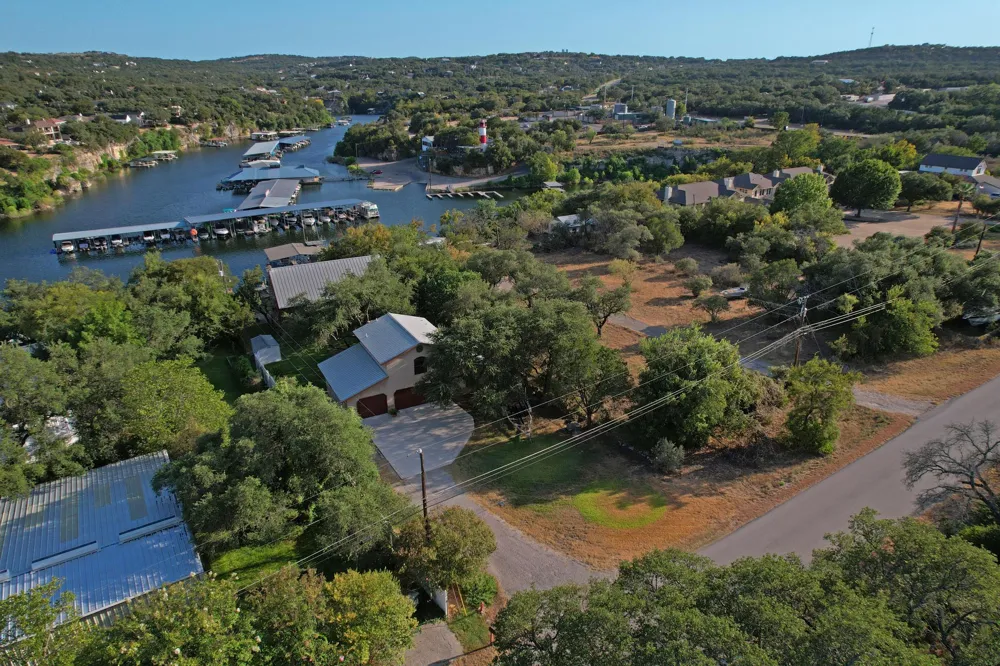 707 Cat Hollow Club Drive Spicewood, TX 78669