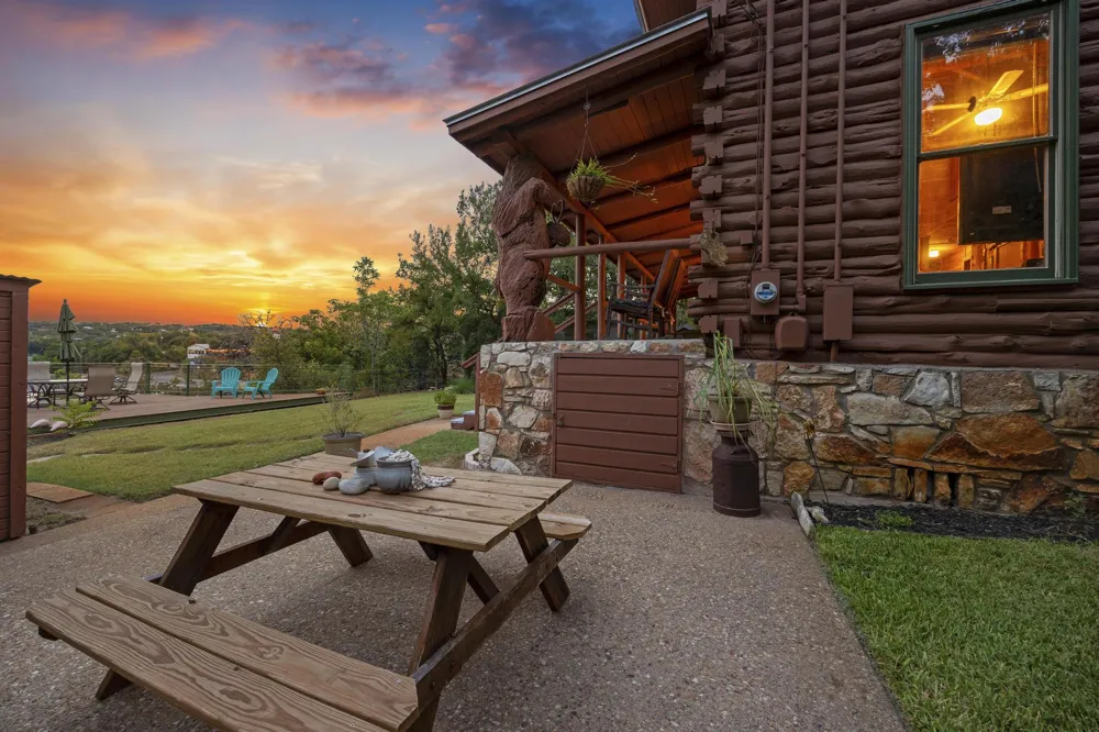 707 Cat Hollow Club Drive Spicewood, TX 78669