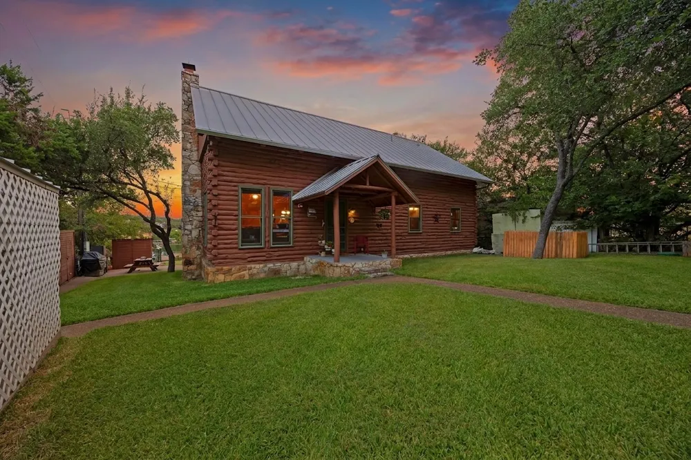 707 Cat Hollow Club Drive Spicewood, TX 78669