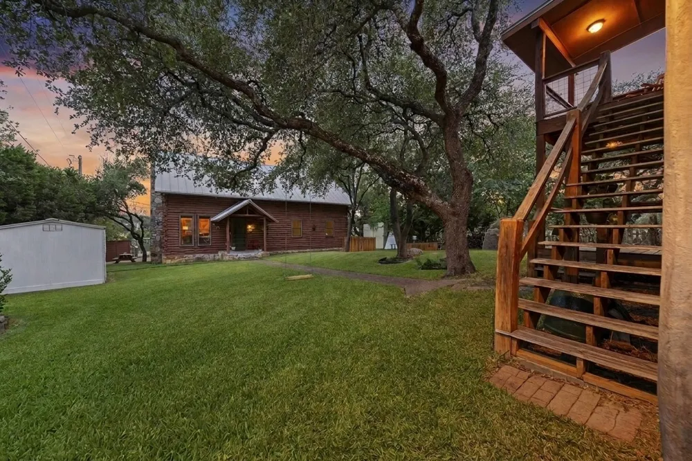 707 Cat Hollow Club Drive Spicewood, TX 78669