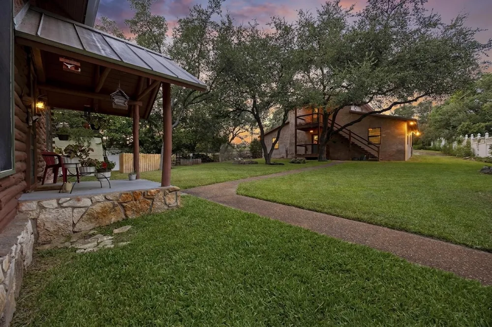 707 Cat Hollow Club Drive Spicewood, TX 78669