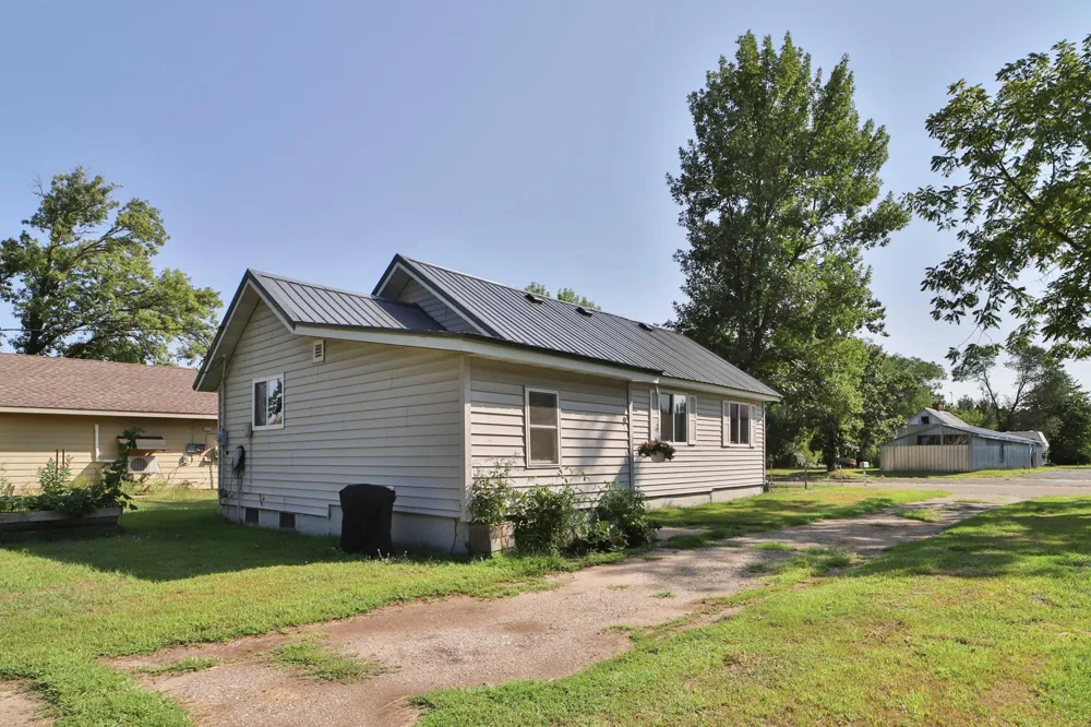 515 SW 2nd Street SW Staples, MN 56479