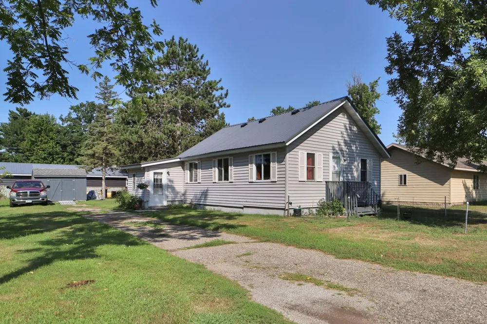 515 SW 2nd Street SW Staples, MN 56479