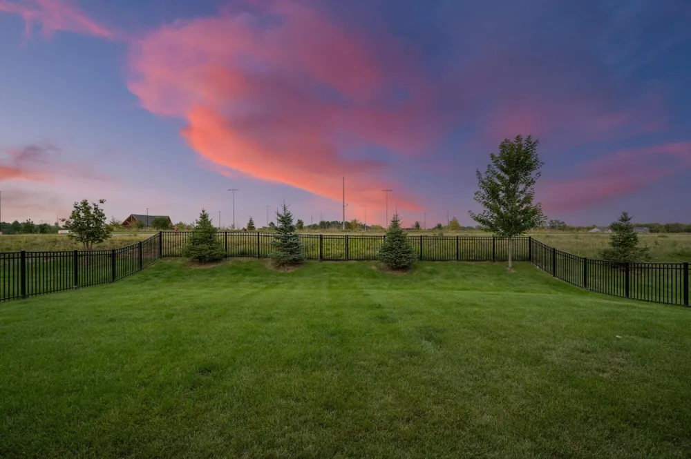 13690 Applewood Trail Rosemount, MN 55068