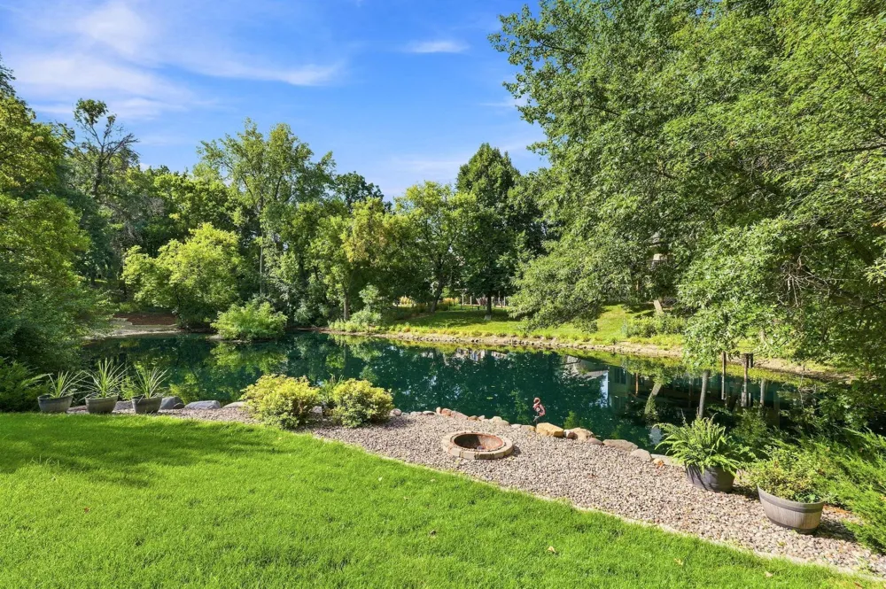 1316 Summit Oaks Drive Burnsville, MN 55337