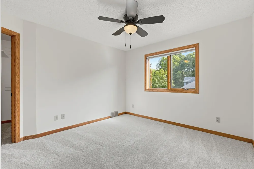 1316 Summit Oaks Drive Burnsville, MN 55337