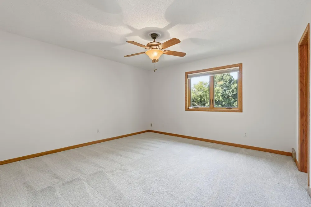 1316 Summit Oaks Drive Burnsville, MN 55337