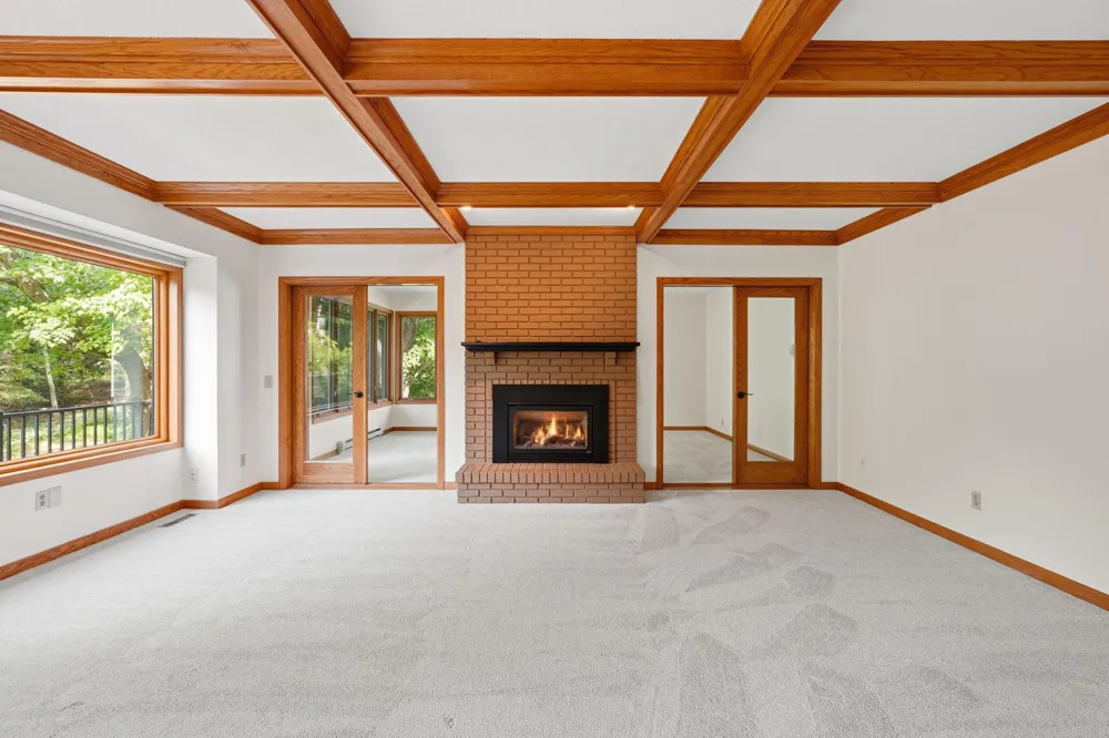 1316 Summit Oaks Drive Burnsville, MN 55337
