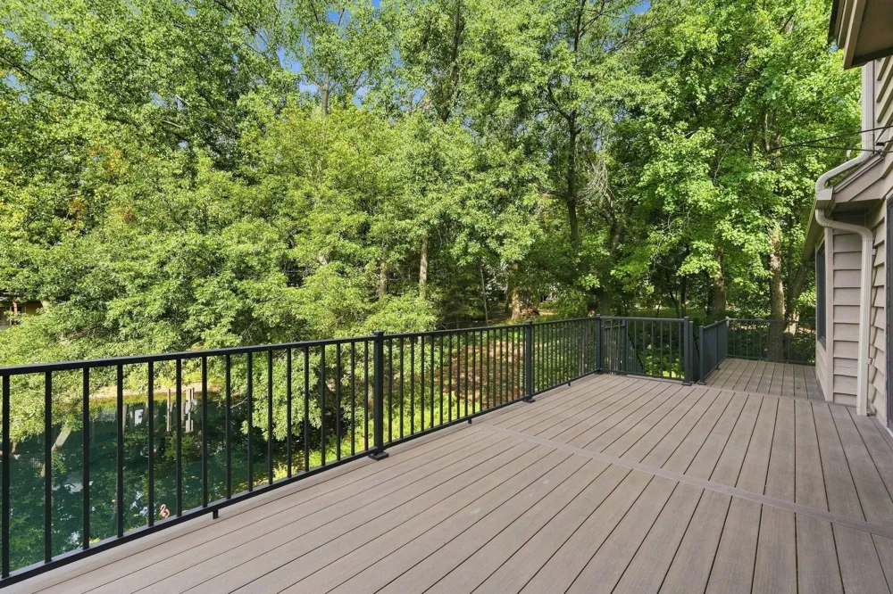 1316 Summit Oaks Drive Burnsville, MN 55337