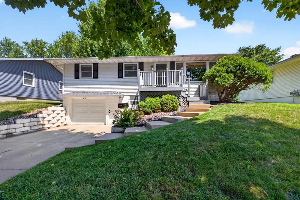 2117 18 1/2 STREET NW Rochester, MN 55901