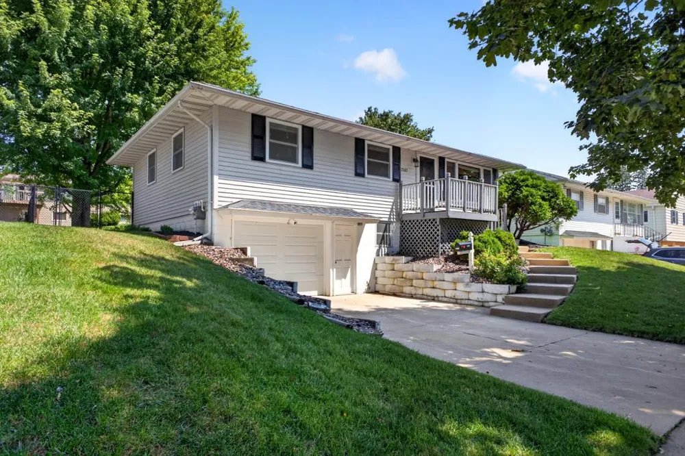 2117 18 1/2 STREET NW Rochester, MN 55901