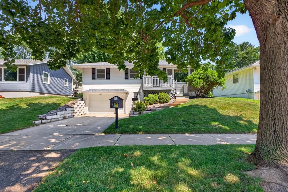 2117 18 1/2 STREET NW Rochester, MN 55901