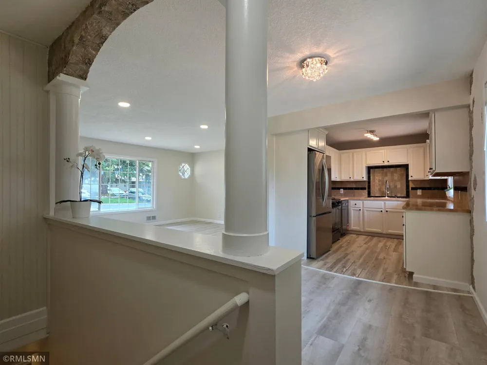 1306 Woodhill Road Burnsville, MN 55337