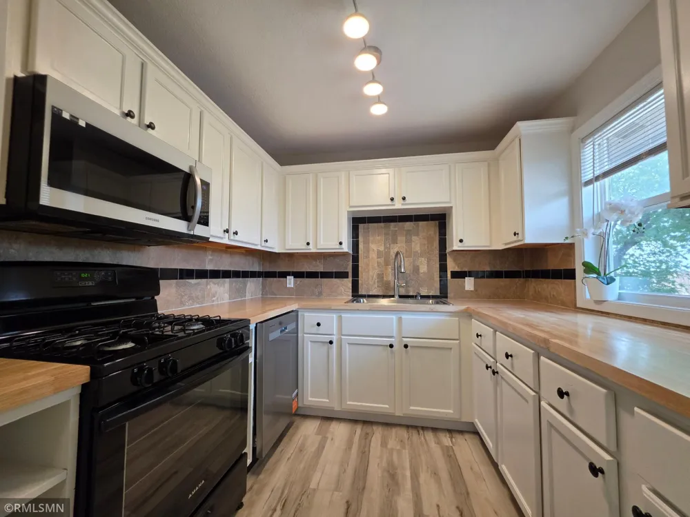 1306 Woodhill Road Burnsville, MN 55337