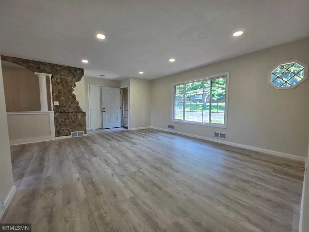 1306 Woodhill Road Burnsville, MN 55337