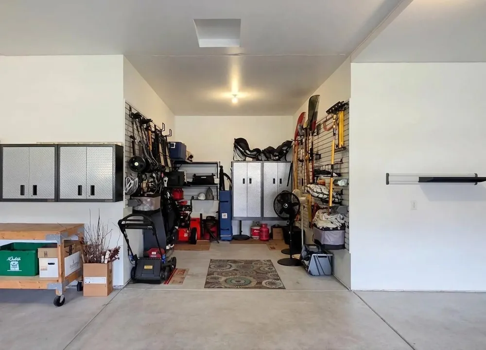1305 Interlachen Drive Eagan, MN 55123