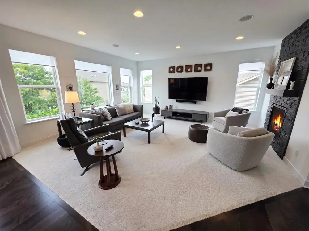 1305 Interlachen Drive Eagan, MN 55123