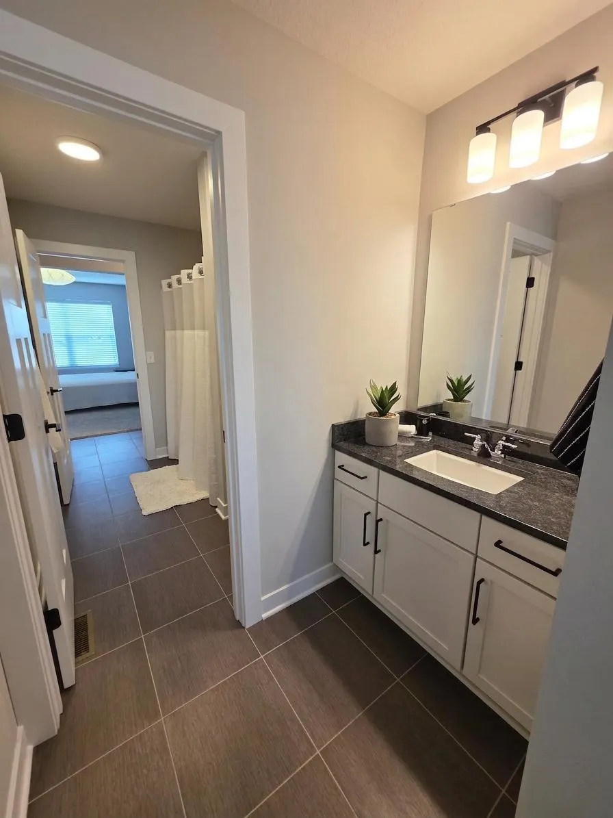 1305 Interlachen Drive Eagan, MN 55123