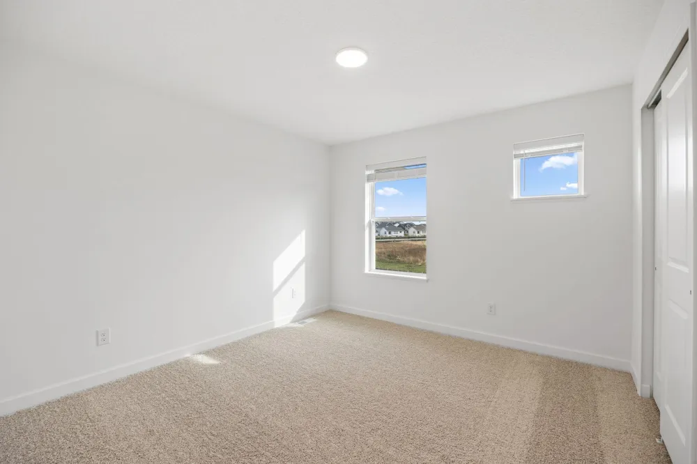 18318 Gladiator Drive Lakeville, MN 55044