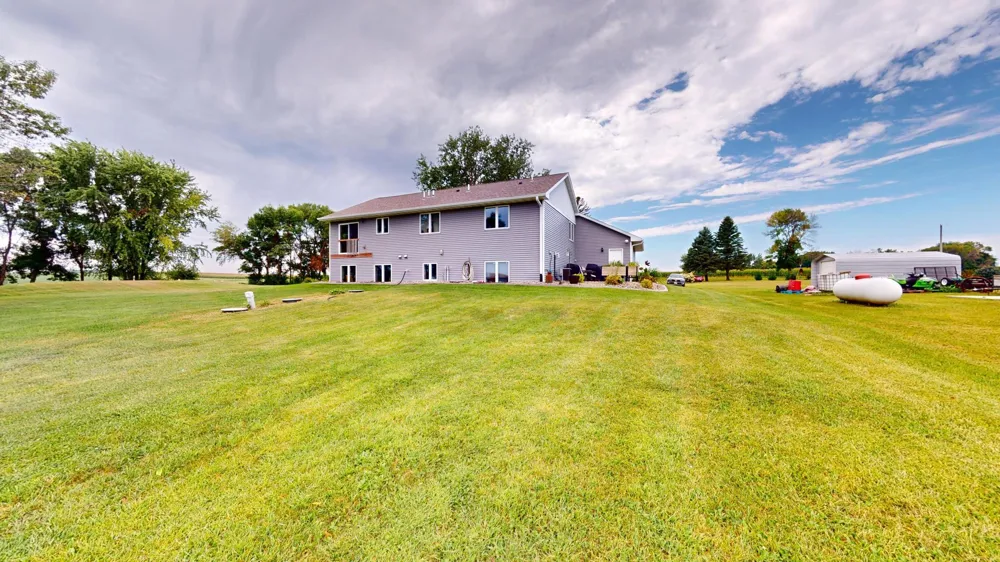 10479 92nd Avenue SW New Richland, MN 56072