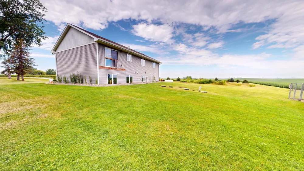 10479 92nd Avenue SW New Richland, MN 56072