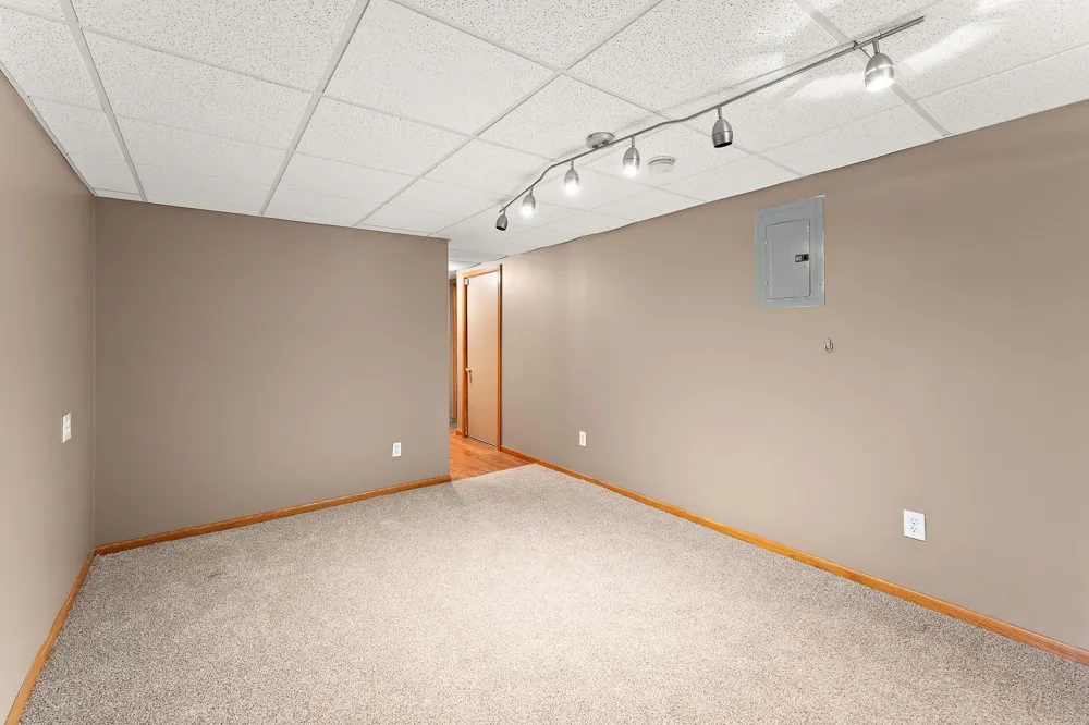 14516 Lockslie Trail Savage, MN 55378