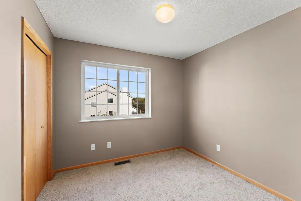 14516 Lockslie Trail Savage, MN 55378
