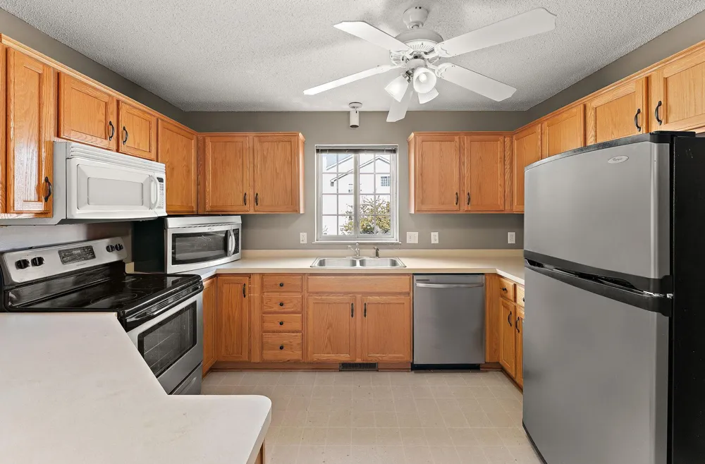 14516 Lockslie Trail Savage, MN 55378
