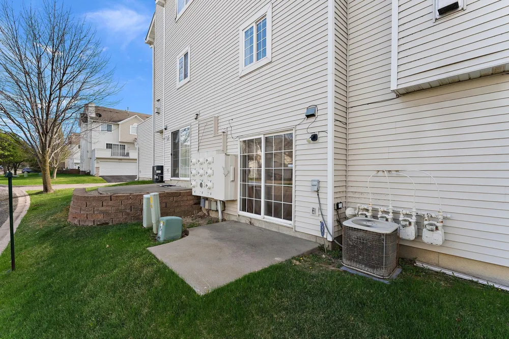 14516 Lockslie Trail Savage, MN 55378