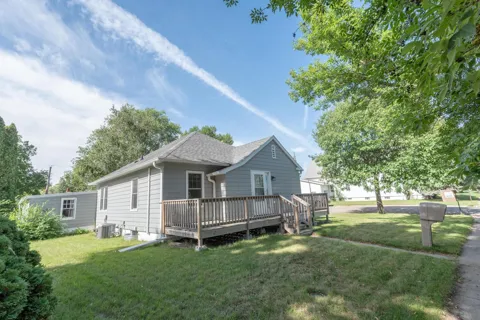 457 2nd Street SW
