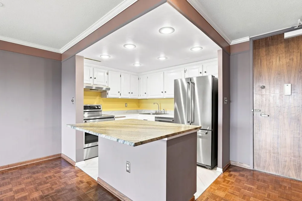 400 Groveland Ave #708 Minneapolis, MN 55403