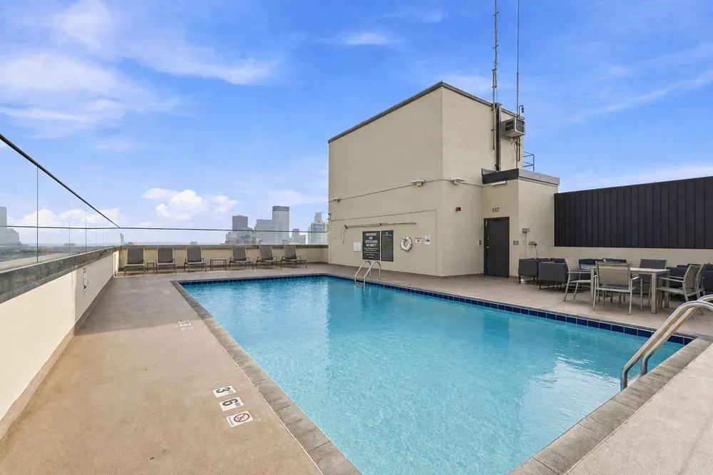 400 Groveland Ave #708 Minneapolis, MN 55403