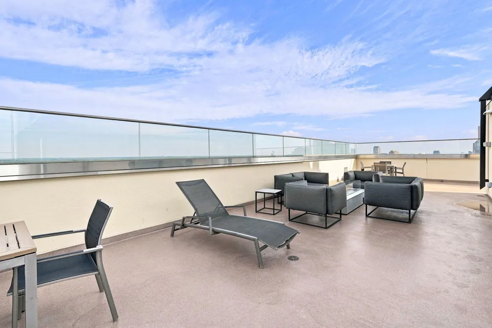 400 Groveland Ave #708 Minneapolis, MN 55403