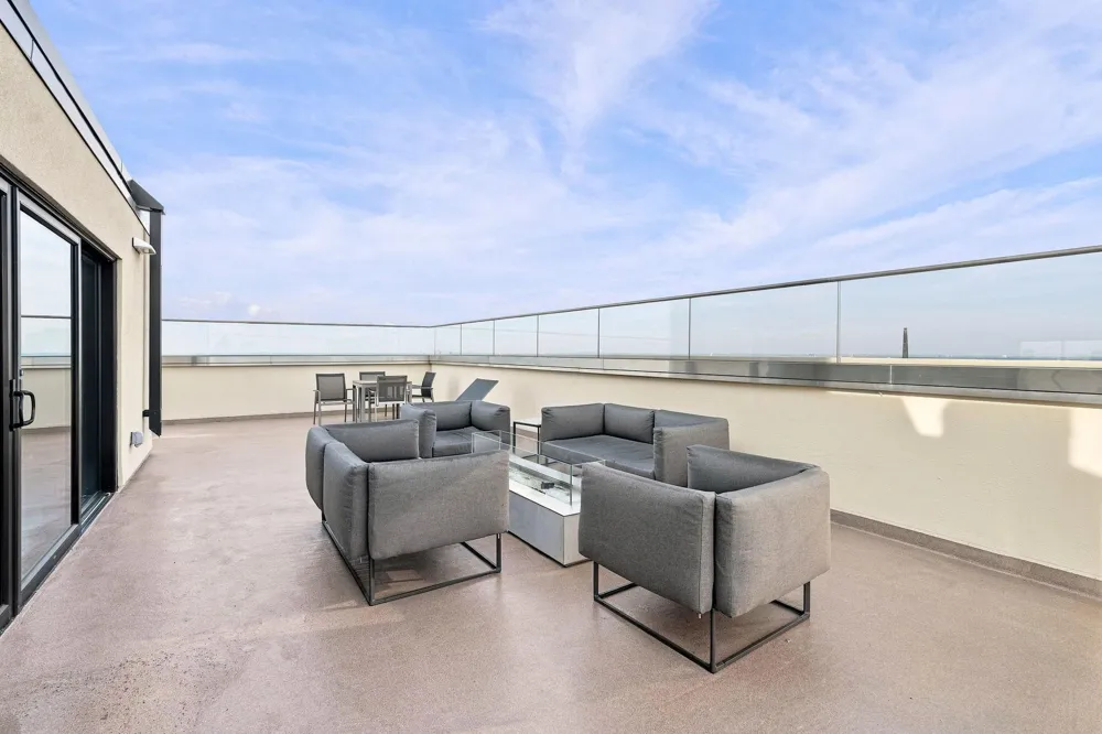 400 Groveland Ave #708 Minneapolis, MN 55403
