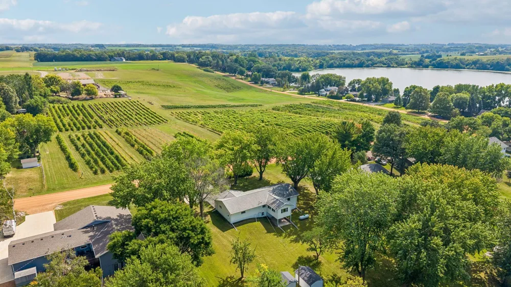 8887 Reitz Lake Road Waconia, MN 55387