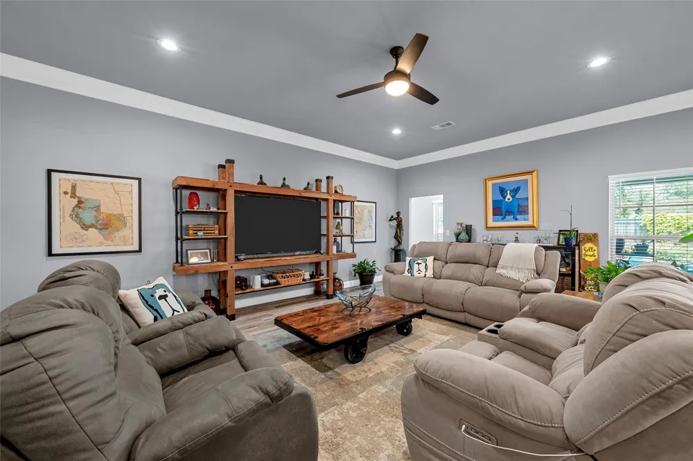 804 Gallant Fox Hewitt, TX 76643