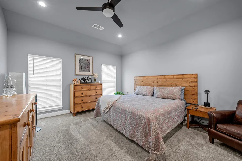 804 Gallant Fox Hewitt, TX 76643