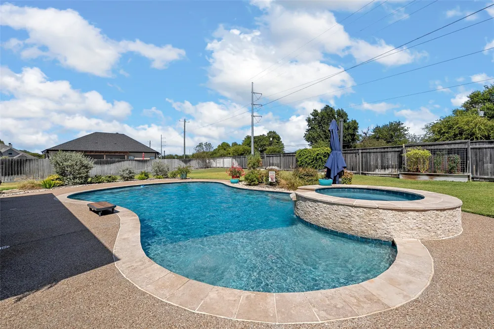 804 Gallant Fox Hewitt, TX 76643