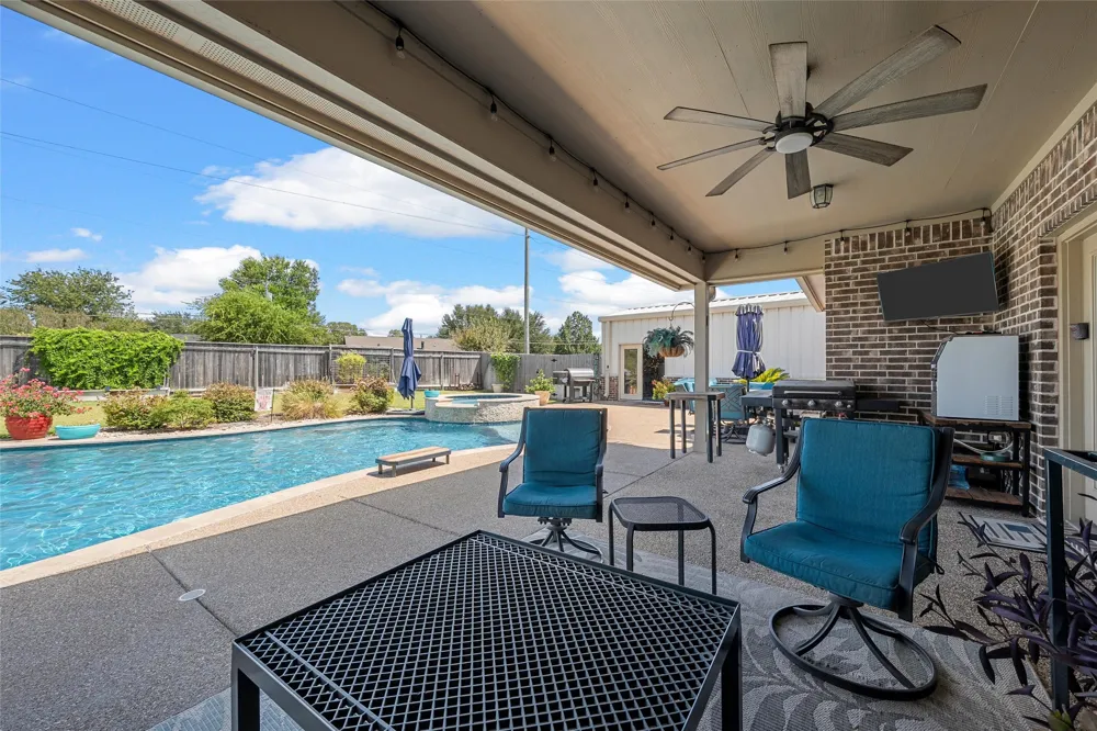 804 Gallant Fox Hewitt, TX 76643